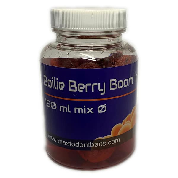 Mastodont Baits boilies Berry Boom v dipe 150ml mix 20/24mm